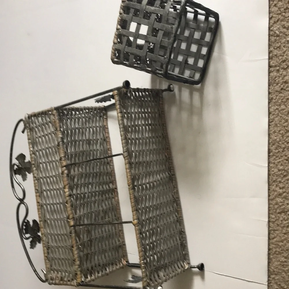 RATTAN AND METAL 2 tier shelf & tissue hol…